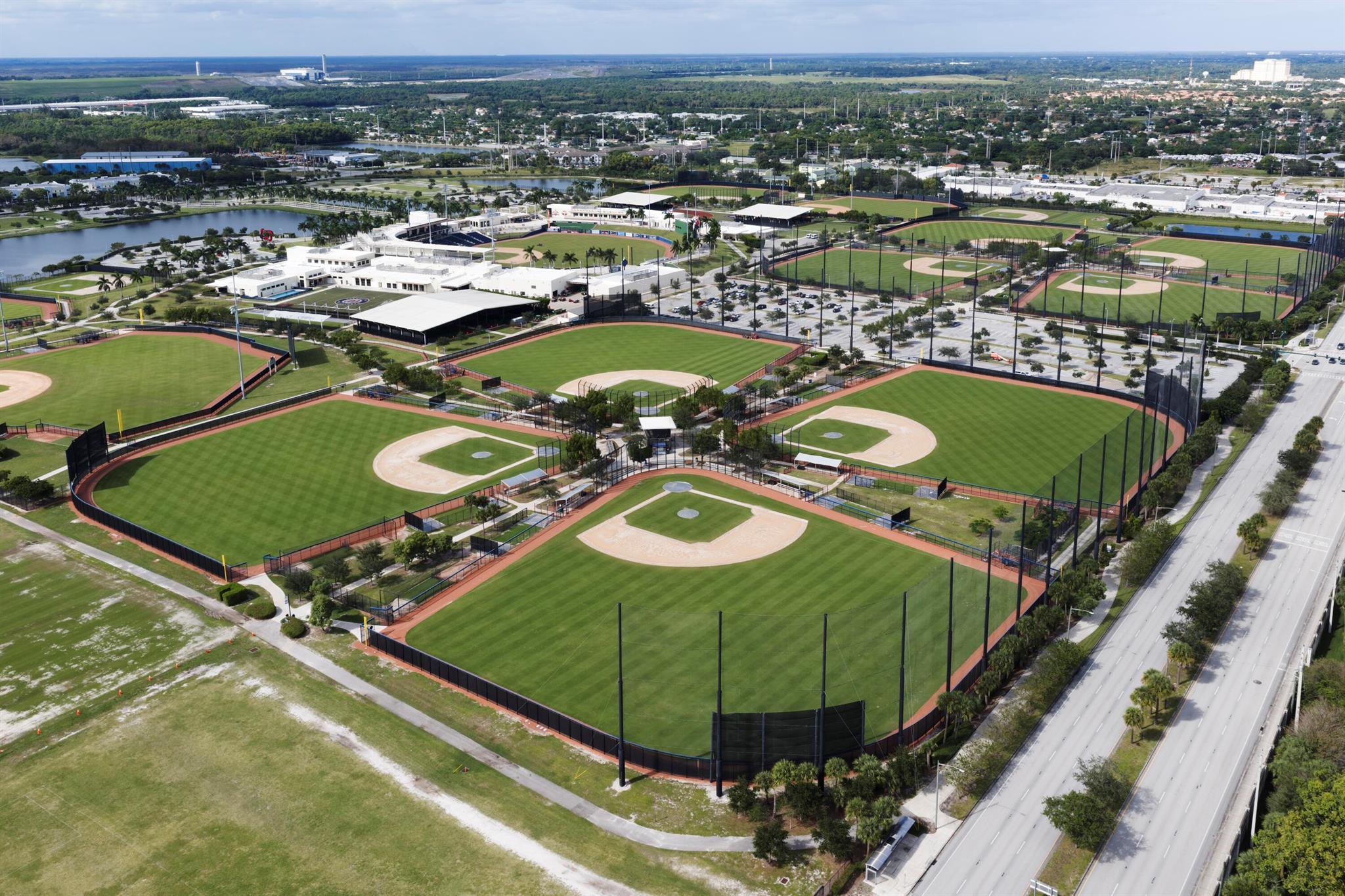 HERITAGE VILLAGE OF P B L - Residential