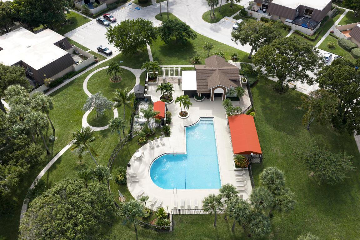 HERITAGE VILLAGE OF P B LAKES - Residential