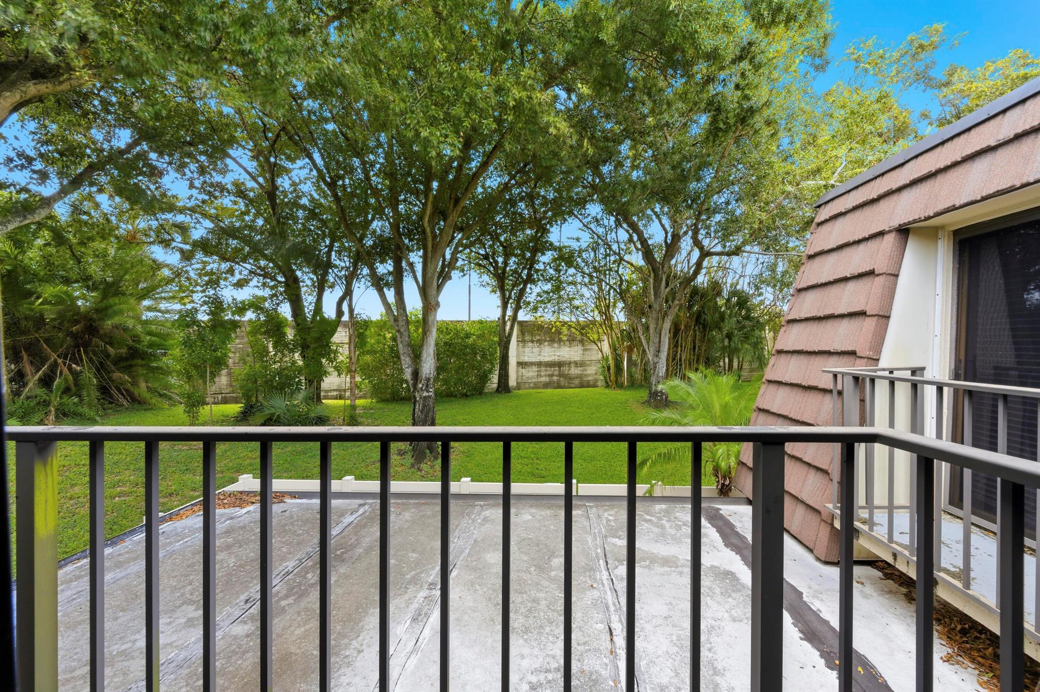 HERITAGE VILLAGE OF P B L - Residential