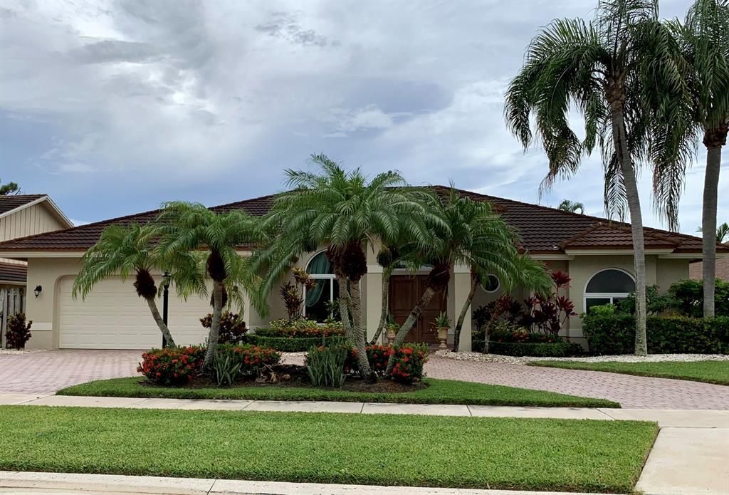 Photo of 12957 Calais Circle, Palm Beach Gardens, FL 33410 (MLS # R10818953)