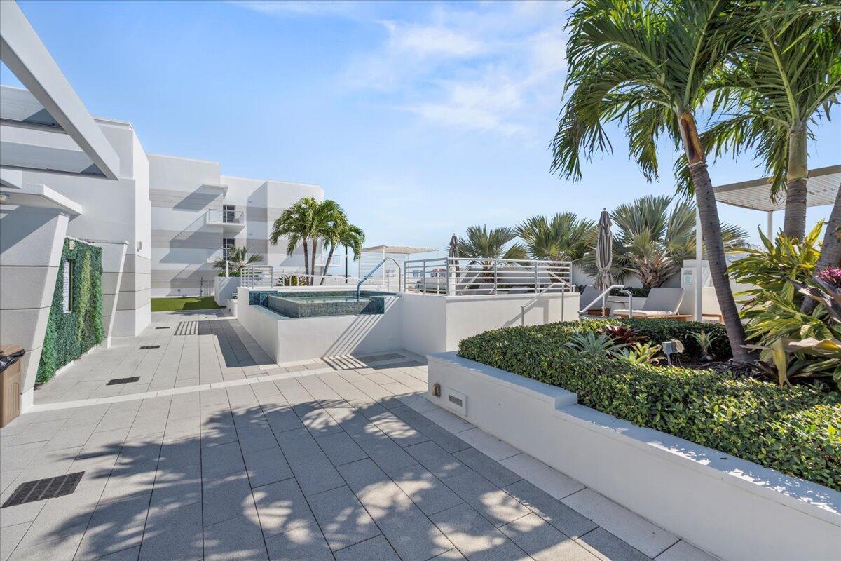 TOWER 155 CONDO - Residential