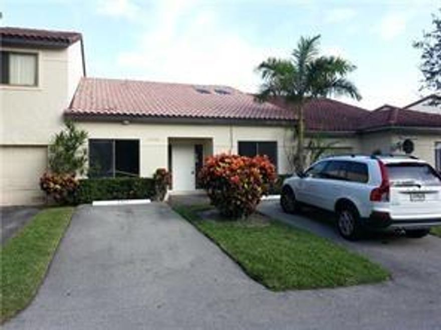 SPECTACULAR VILLA ON THE LAKE, 3 BEDROOM, 2 BATHROOM, 2 ASSIGNED PARKING SPACES. PROPERTY RECENTLY REMODELED, NEW A/C UNIT, NEW KITCHEN WITH WOOD CABINETS, GRANITE TOPS, NEW APPLIANCES, NEW PORCELAIN FLOORS ON LIVING AREAS, NEW LAMINATED WOOD FLOORS ON BEDROOMS, BATHROOMS COMPLETELY REDONE, HURRICANE IMPACT ACCORDIAN SHUTTERS. FAMILY FRIENDLY NEIGHBORHOOD, GATED COMMUNITY WITH COMMUNITY POOL. SPECTACULAR VILLA ON THE LAKE, 3 BEDROOM, 2 BATHROOM, 2 ASSIGNED PARKING SPACES. PROPERTY RECENTLY REMODELED, NEW A/C UNIT, NEW KITCHEN WITH WOOD CABINETS, GRANITE TOPS, NEW APPLIANCES, NEW PORCELAIN FLOORS ON LIVING AREAS, NEW LAMINATED WOOD FLOORS ON BEDROOMS, BATHROOMS COMPLETELY REDONE, HURRICANE IMPACT ACCORDIAN SHUTTERS. FAMILY FRIENDLY NEIGHBORHOOD, GATED COMMUNITY WITH COMMUNITY POOL.
