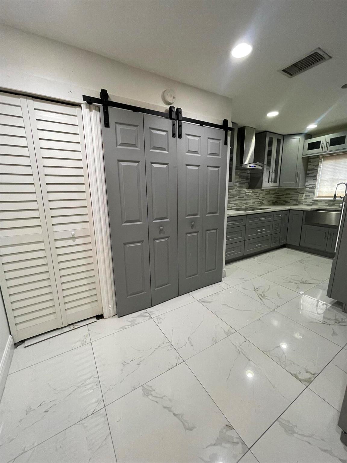 TARTAN COCONUT CREEK PHAS - Residential