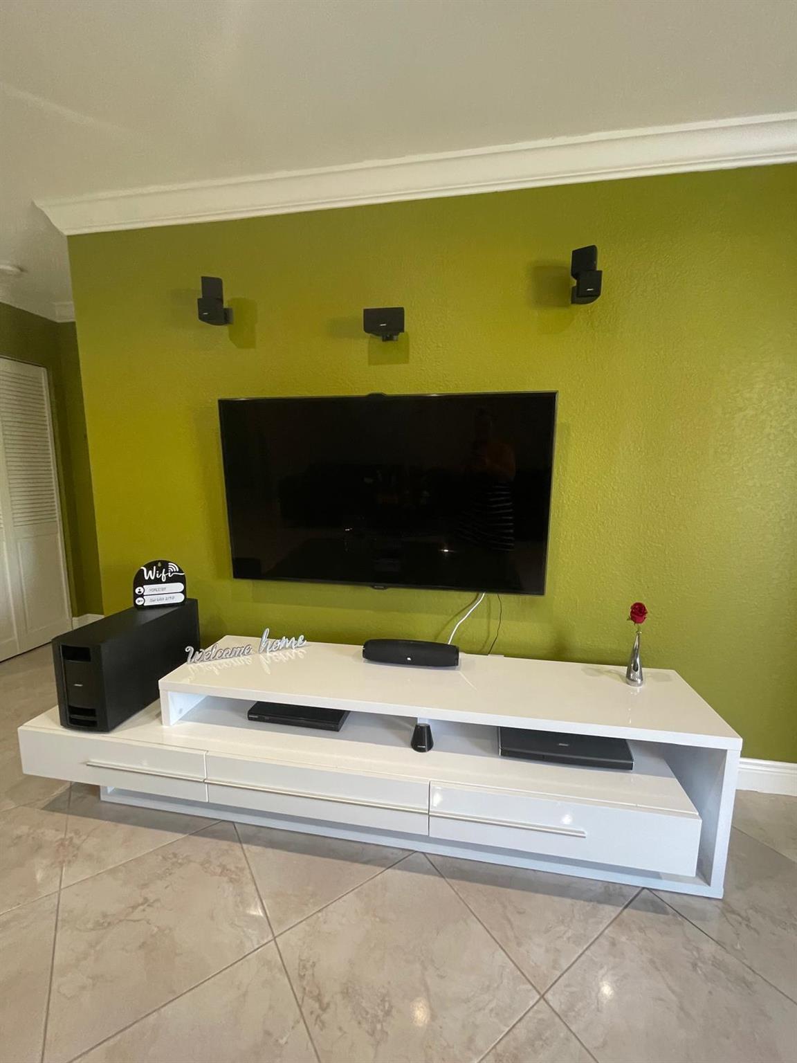 LAKE BELVEDERE EST. - Residential Lease