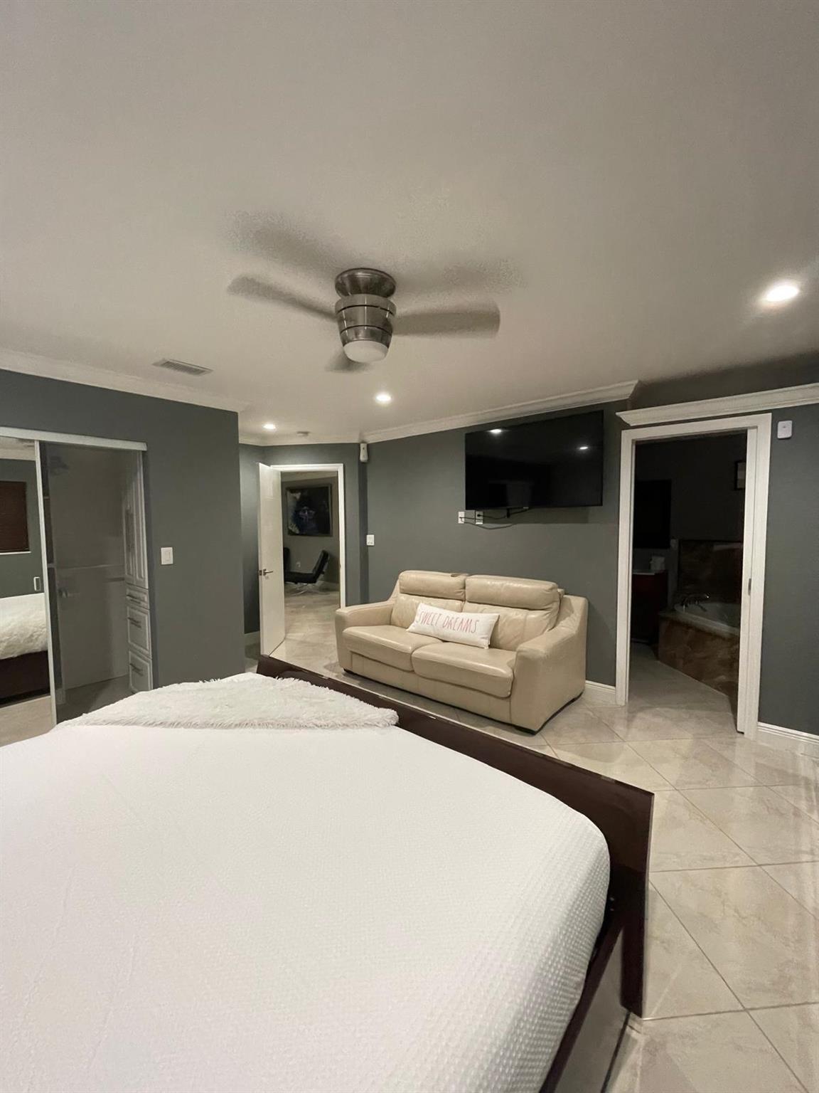 LAKE BELVEDERE EST. - Residential Lease