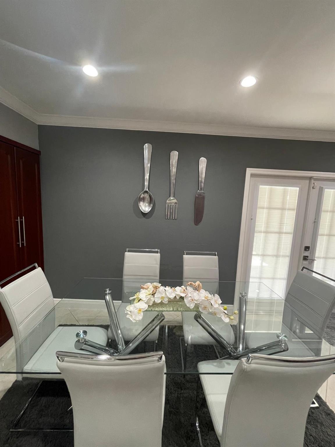 LAKE BELVEDERE EST. - Residential Lease