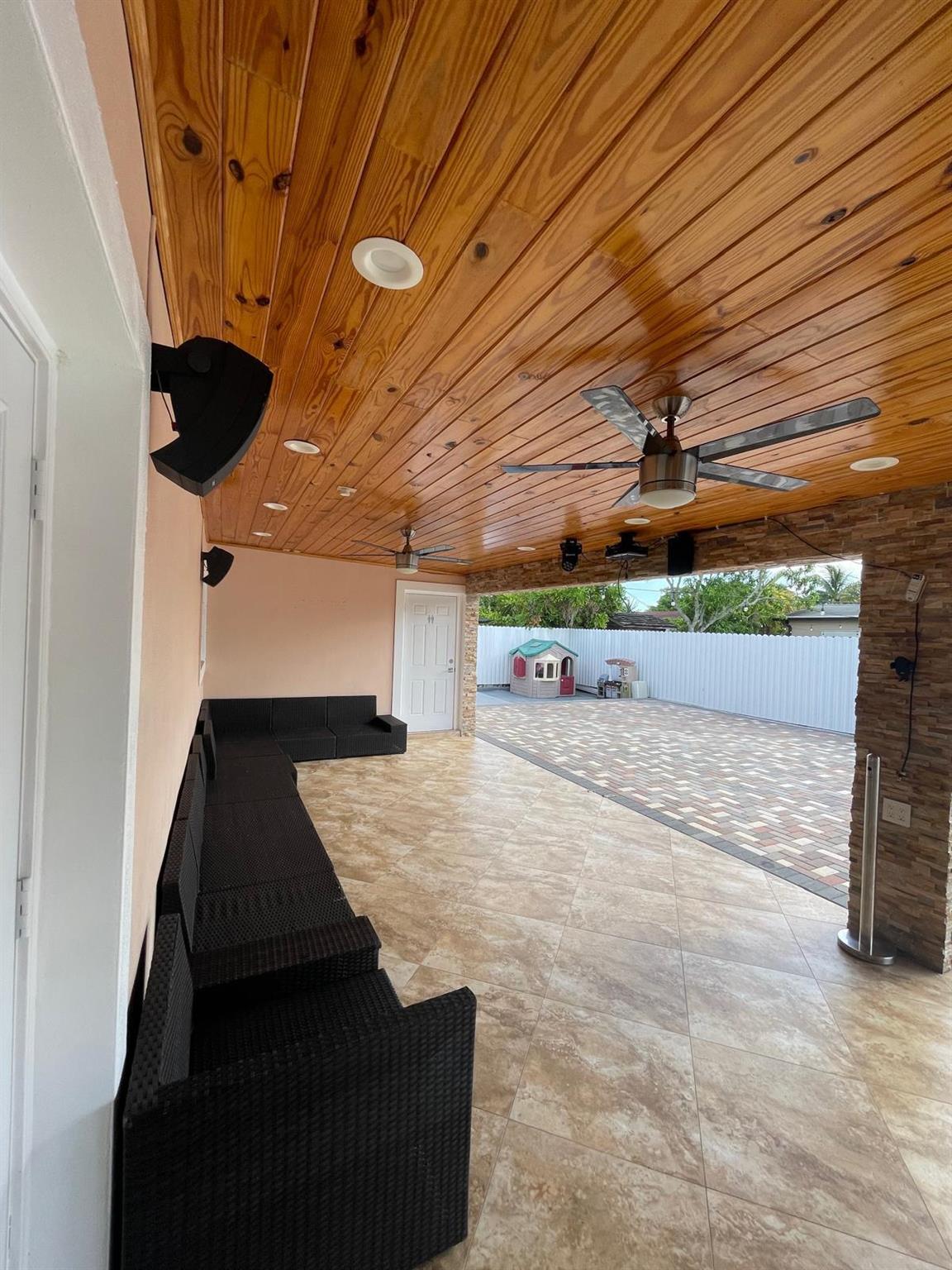 LAKE BELVEDERE EST. - Residential Lease