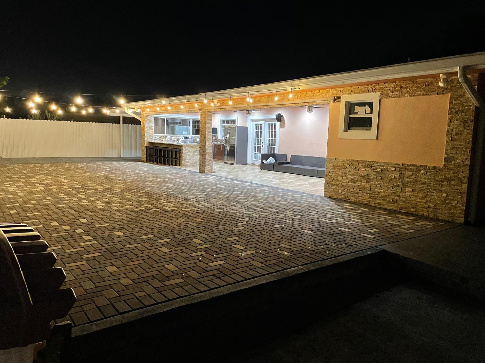 LAKE BELVEDERE EST. - Residential Lease