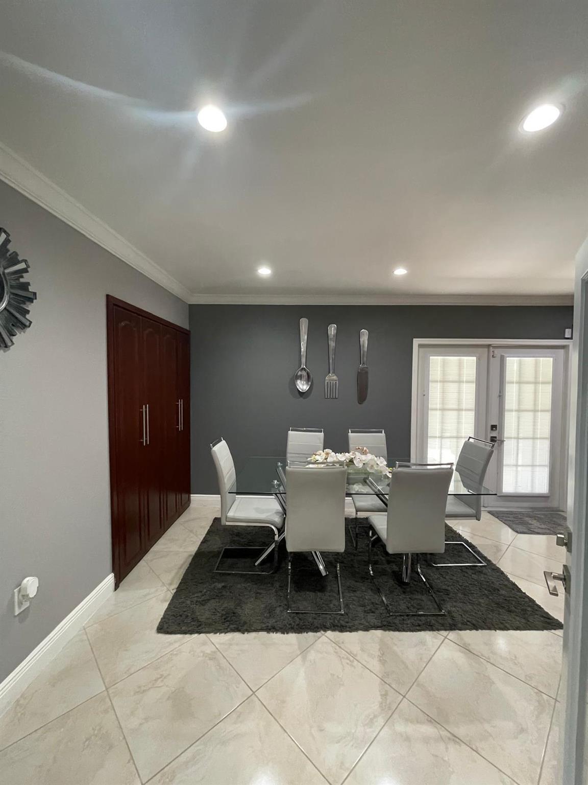 LAKE BELVEDERE EST. - Residential Lease