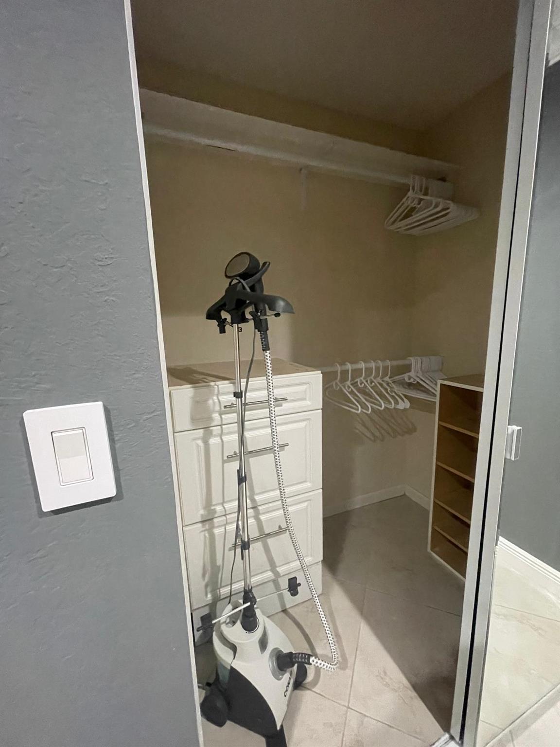 LAKE BELVEDERE EST. - Residential Lease