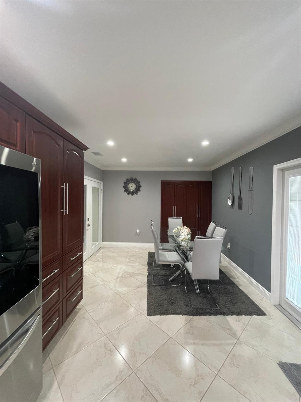 LAKE BELVEDERE EST. - Residential Lease