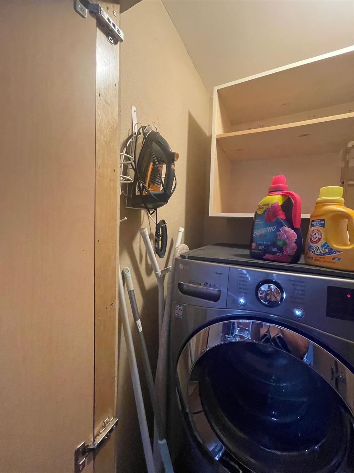 LAKE BELVEDERE EST. - Residential Lease