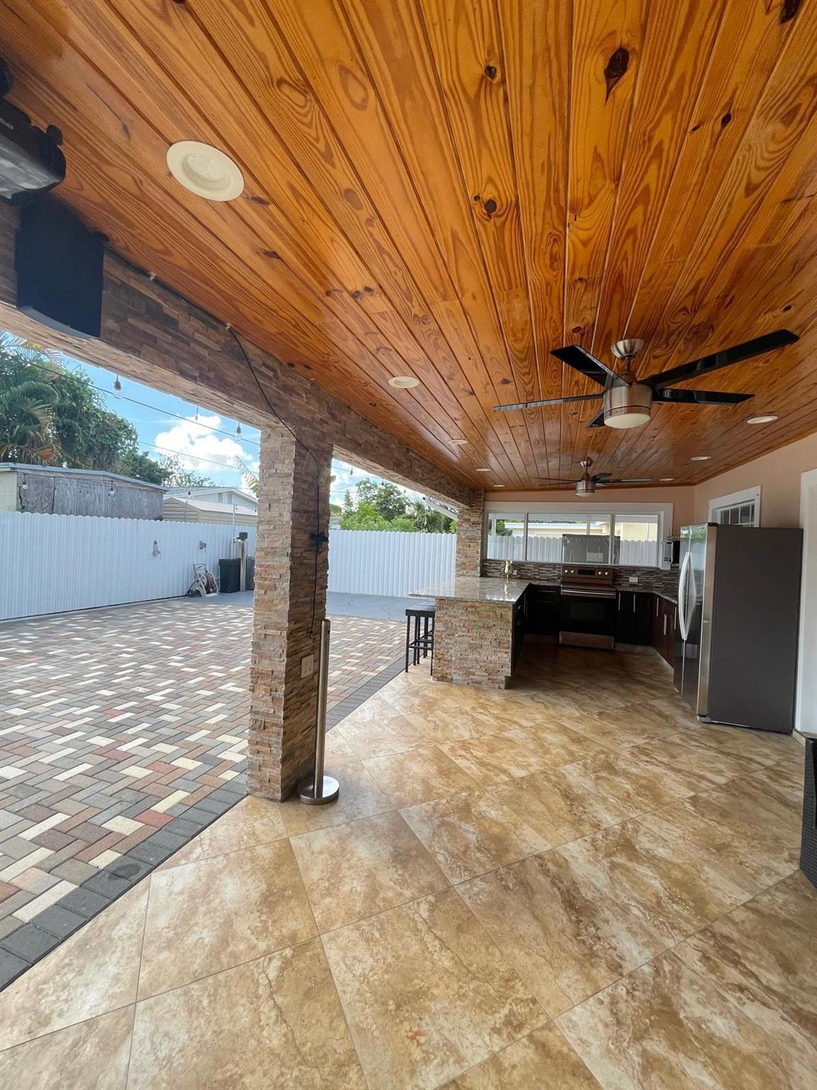 LAKE BELVEDERE EST. - Residential Lease