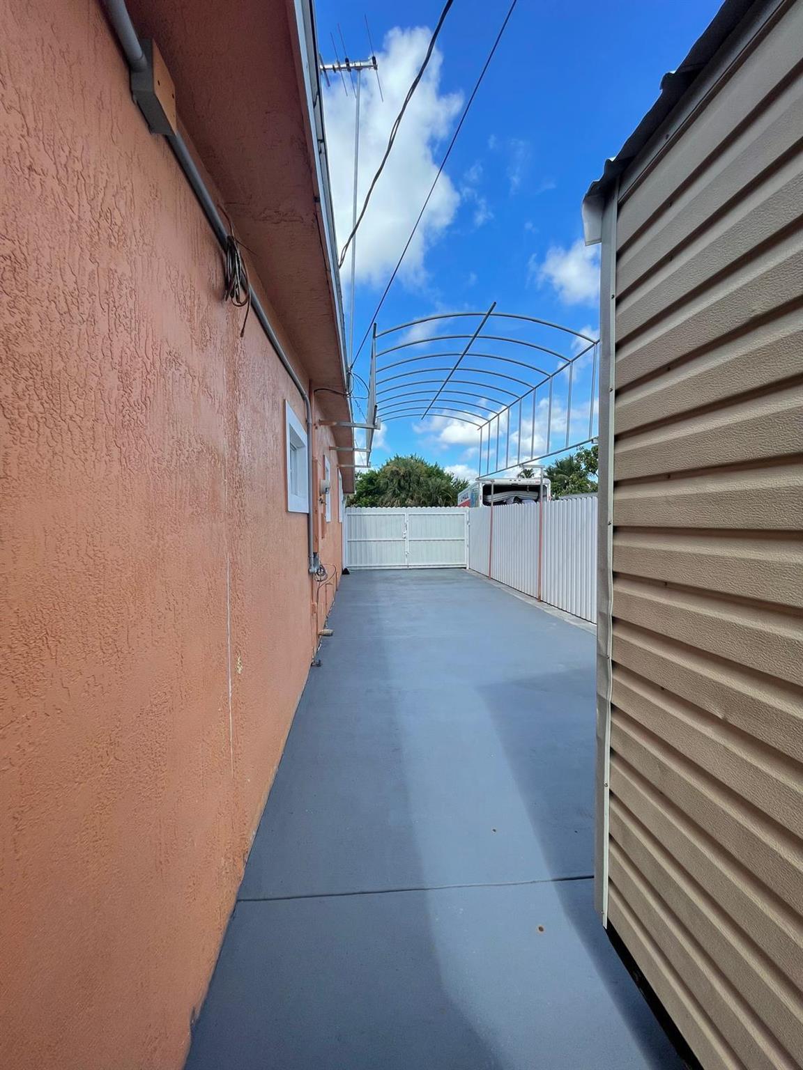 LAKE BELVEDERE EST. - Residential Lease