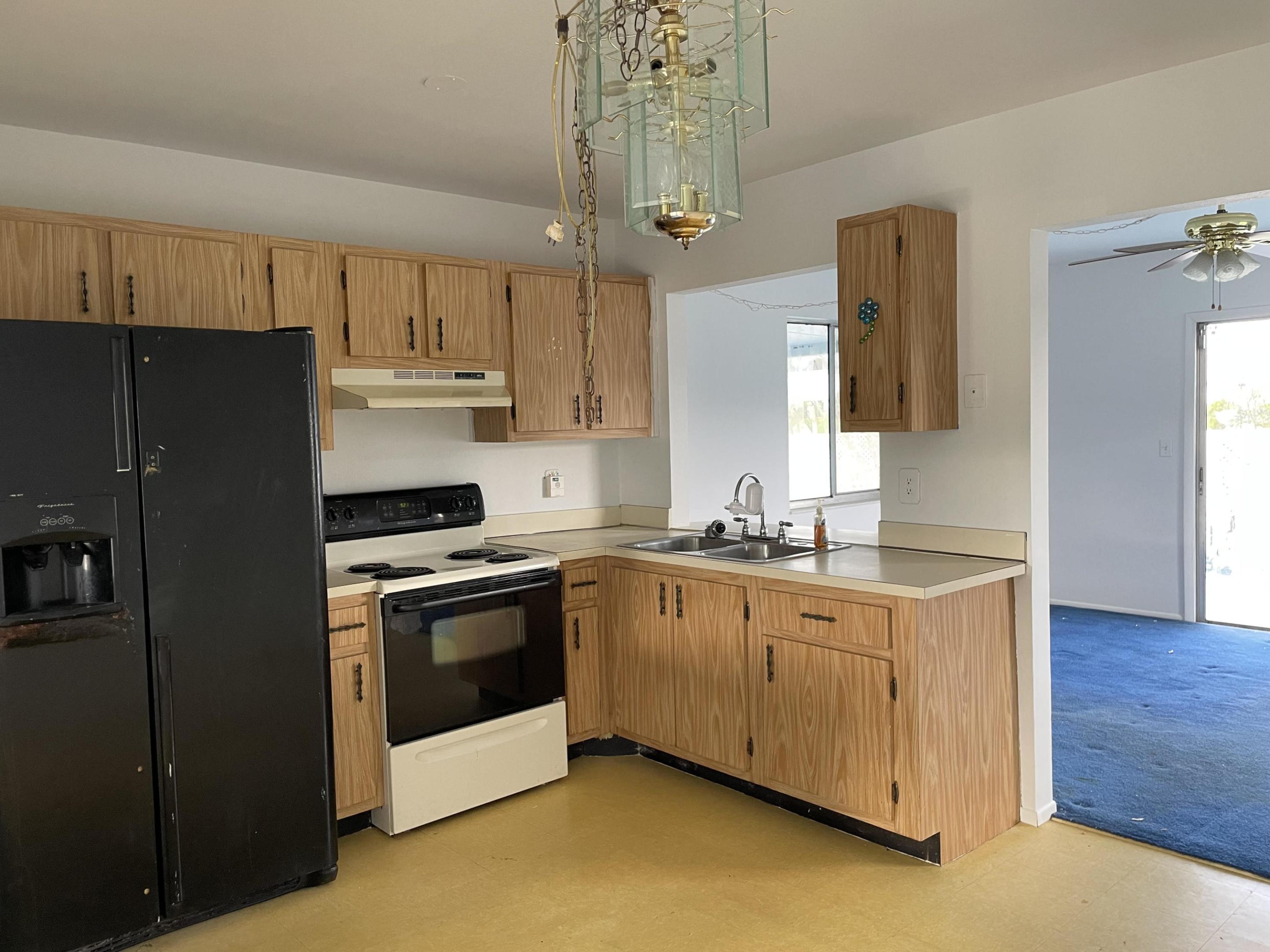 PORT ST LUCIE SECTION 42 1ST REPLAT - Residential