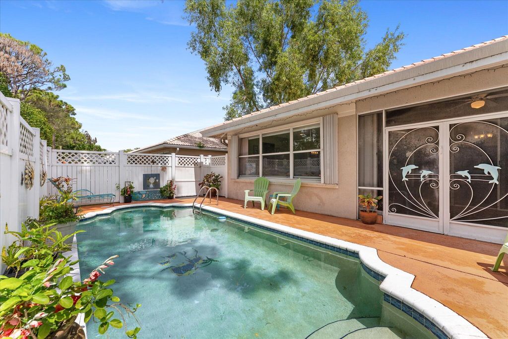 Photo of 336 W Coral Trace Circle, Delray Beach, FL 33445 (MLS # B26003991)