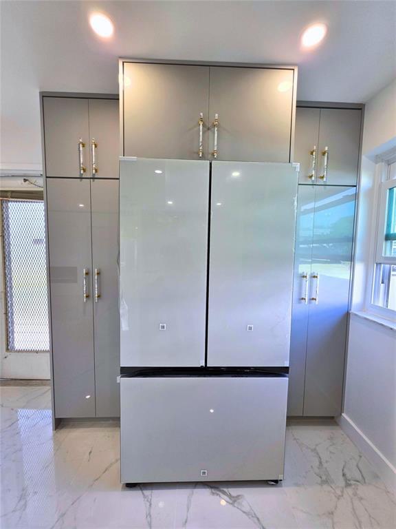 KINGS POINT BRITTANY CONDOS - Residential