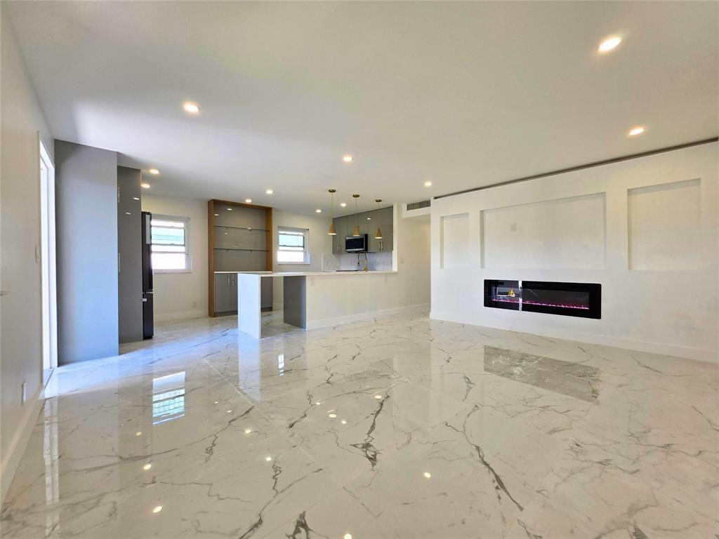 KINGS POINT BRITTANY CONDOS - Residential