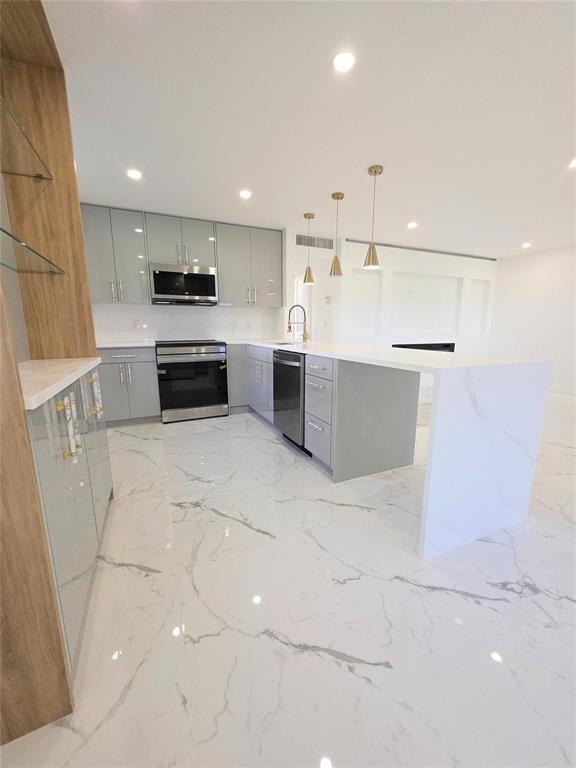 KINGS POINT BRITTANY CONDOS - Residential