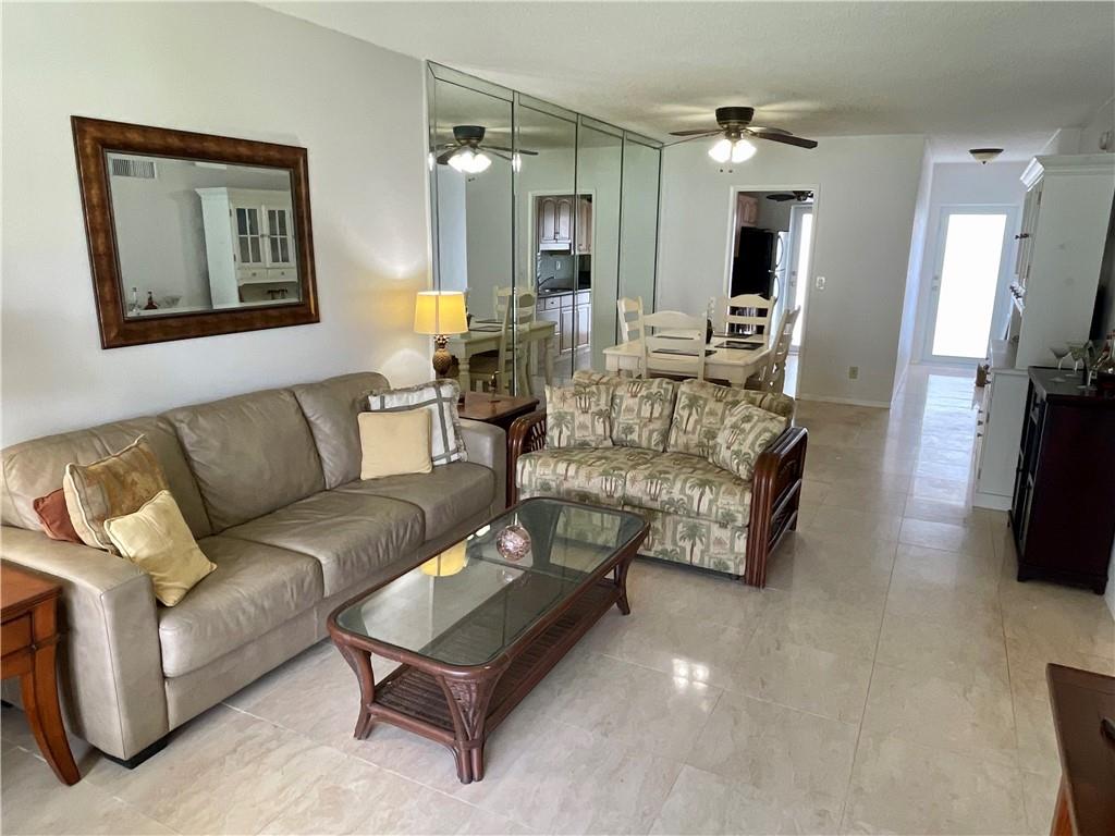 Penthouse North - Residential