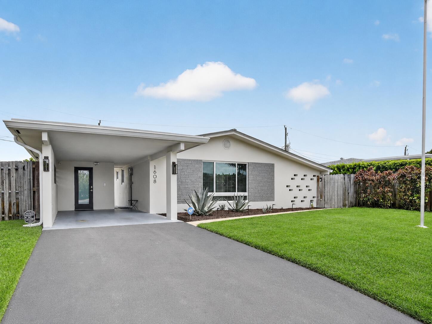 1608 NE 14TH Terrace