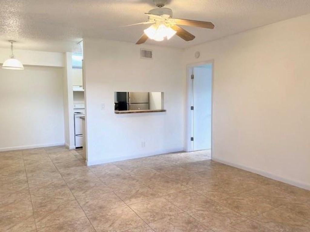 Photo of 6285 Chasewood Drive #D, Jupiter, FL 33458 (MLS # F10472650)