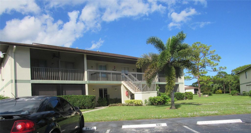 Photo of 6285 Chasewood Drive #D, Jupiter, FL 33458 (MLS # F10472650)