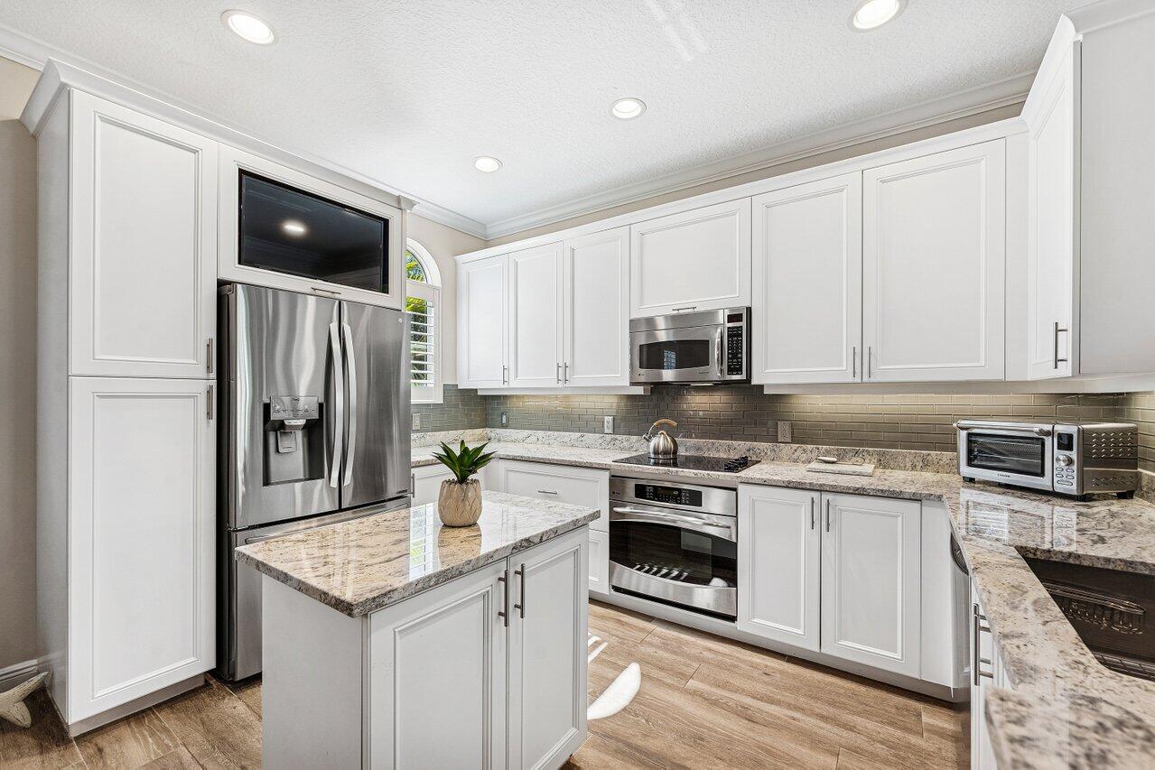 ESTANCIA AT BOYNTON BEACH - Residential