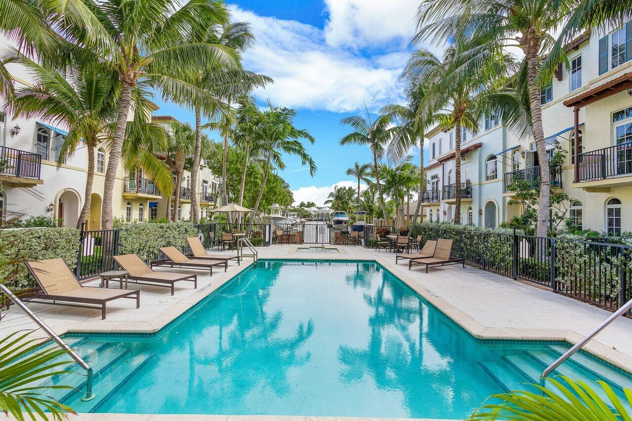 ESTANCIA AT BOYNTON BEACH - Residential