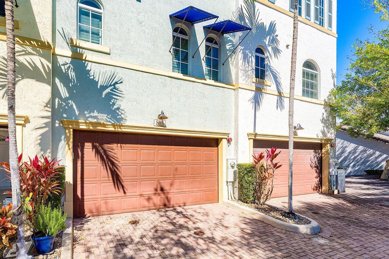 ESTANCIA AT BOYNTON BEACH - Residential