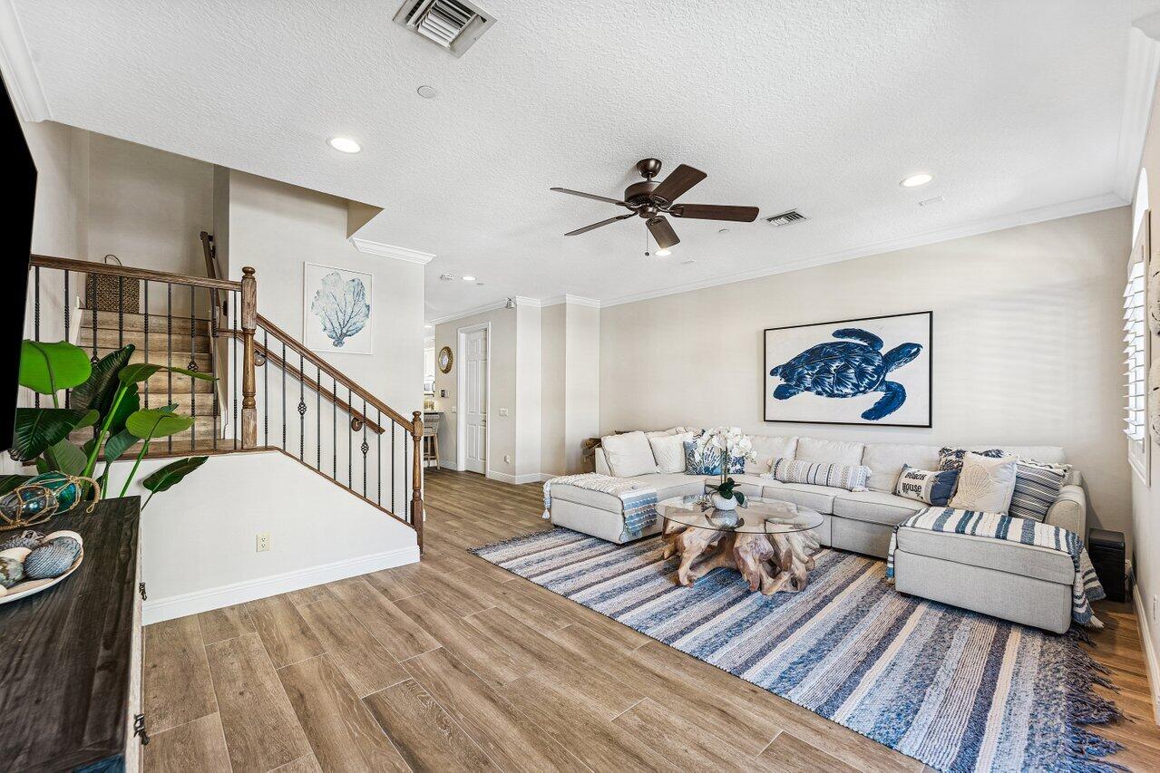 ESTANCIA AT BOYNTON BEACH - Residential