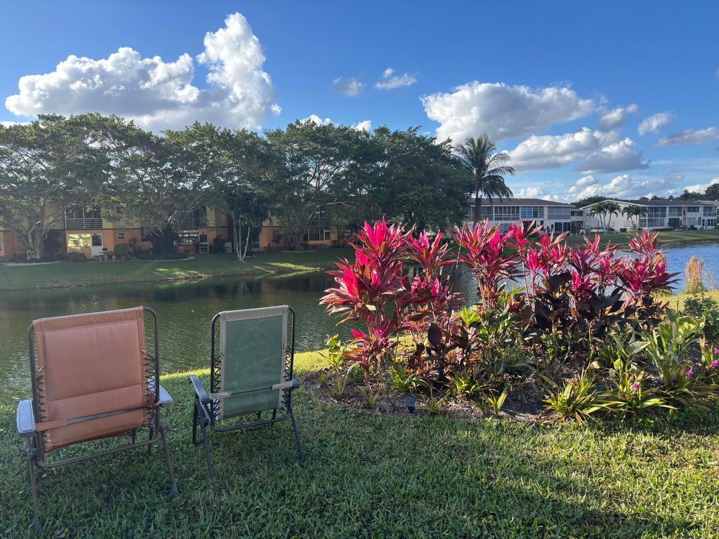 Photo of 31 Sheffield B, West Palm Beach, FL 33417 (MLS # R11161395)