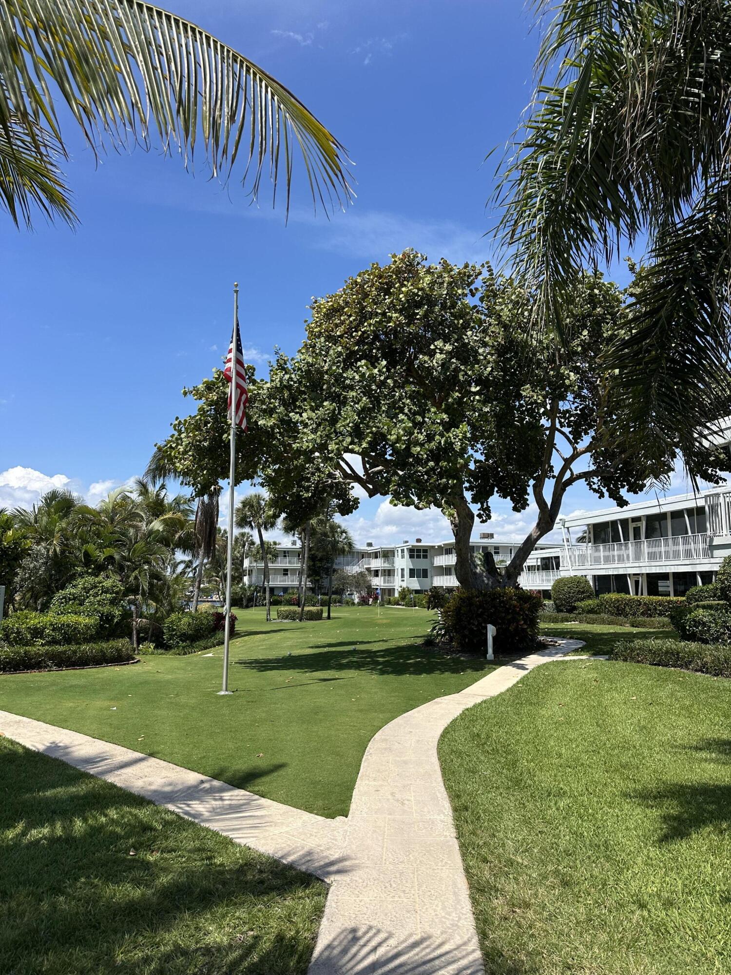 SEA CLUB OF HILLSBORO BEACH - Residential Lease