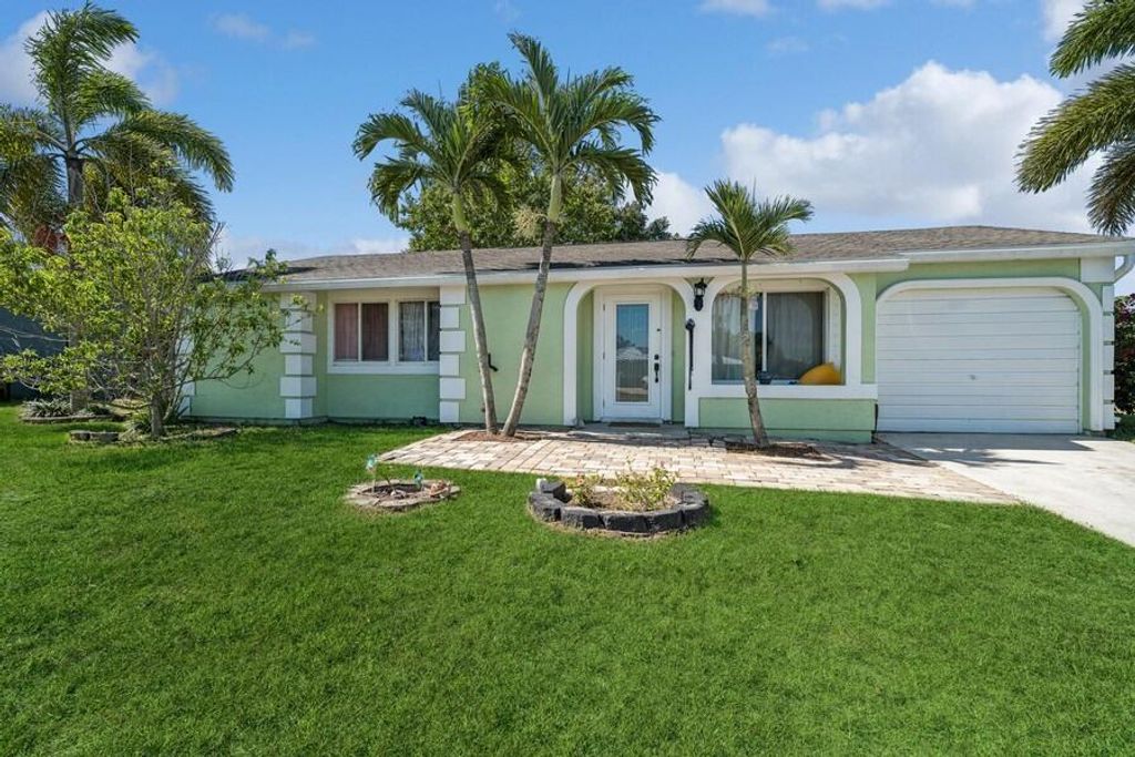 Photo of 698 SW Bridgeport Drive, Port Saint Lucie, FL 34953 (MLS # R10973599)