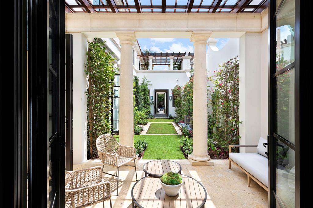 ROYAL PARK - Residential