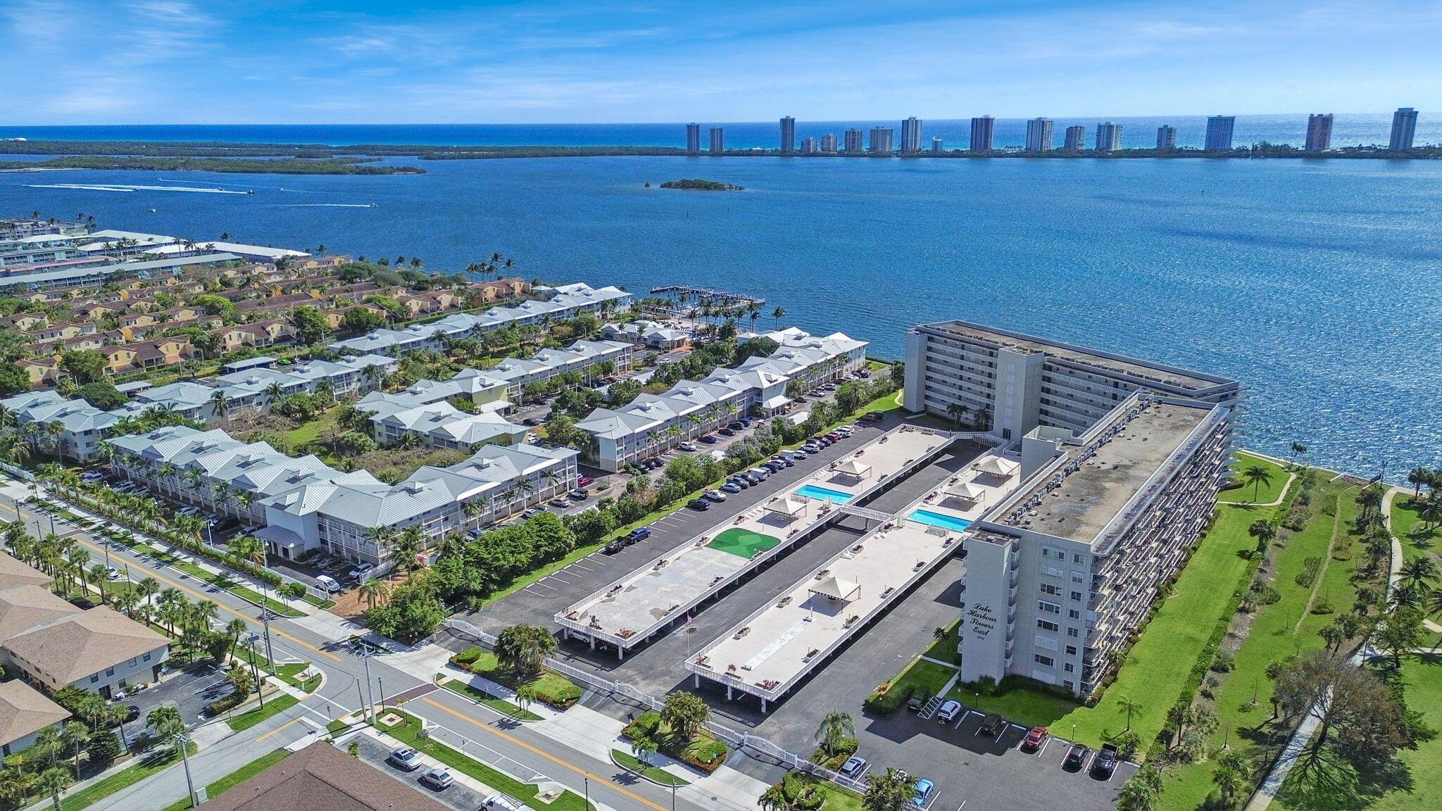 LAKE HARBOUR TOWERS CONDO - Residential