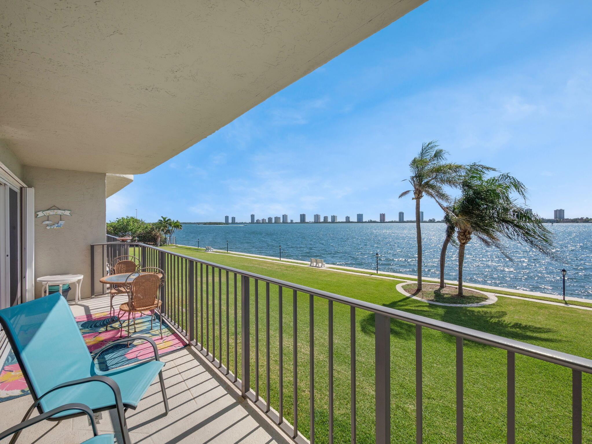 LAKE HARBOUR TOWERS CONDO - Residential
