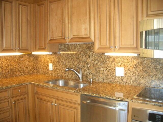 OCEAN TRAIL - Residential