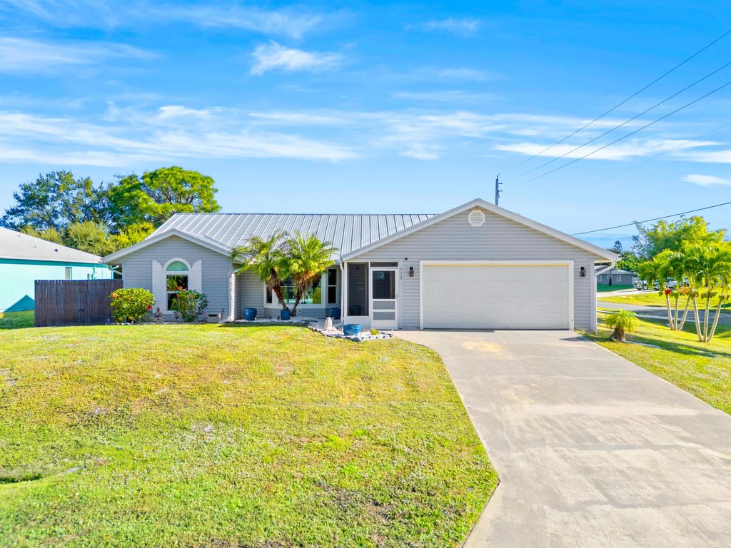 Photo of 402 Watercrest Street, Sebastian, FL 32958 (MLS # R11147690)