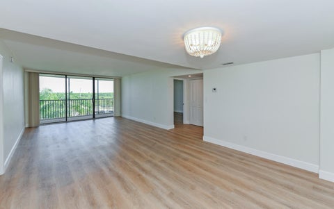 Photo of 1605 S Us Highway 1 #M1-403, Jupiter, FL 33477 (MLS # B26042427)