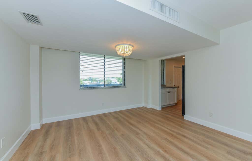Photo of 1605 S Us Highway 1 #M1-403, Jupiter, FL 33477 (MLS # B26042427)