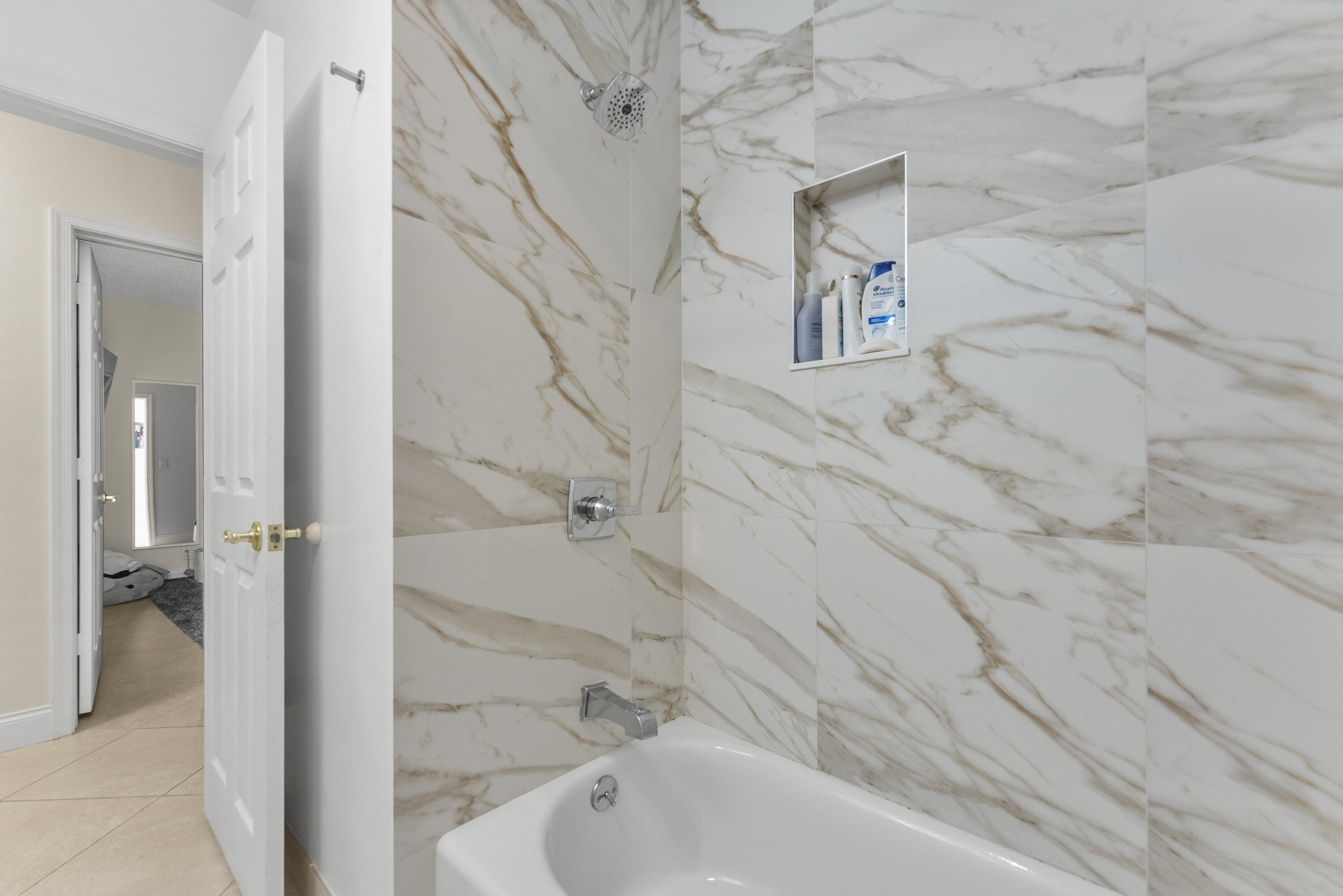 CUSHMAN ALAIN - Residential Lease