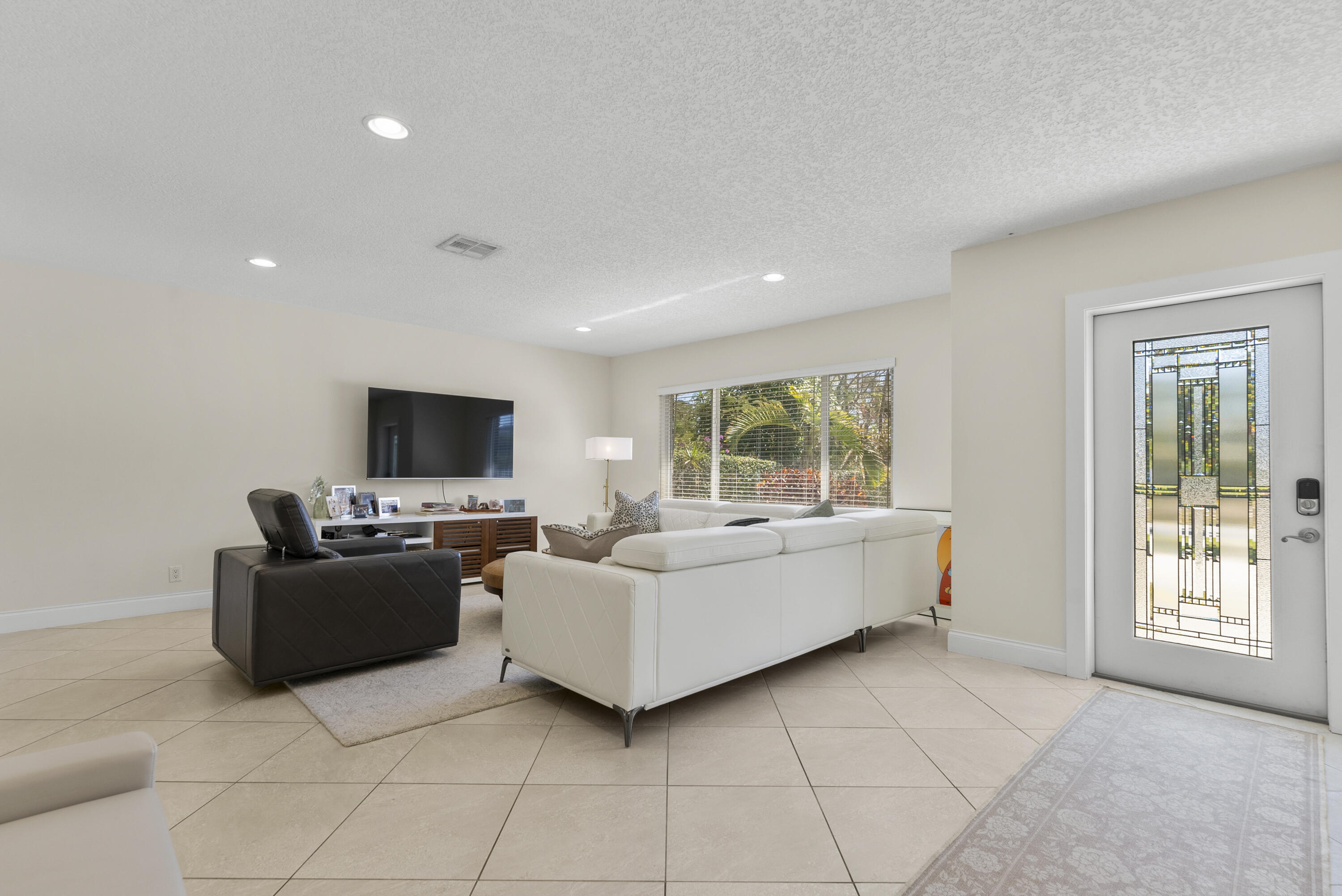 CUSHMAN ALAIN - Residential Lease