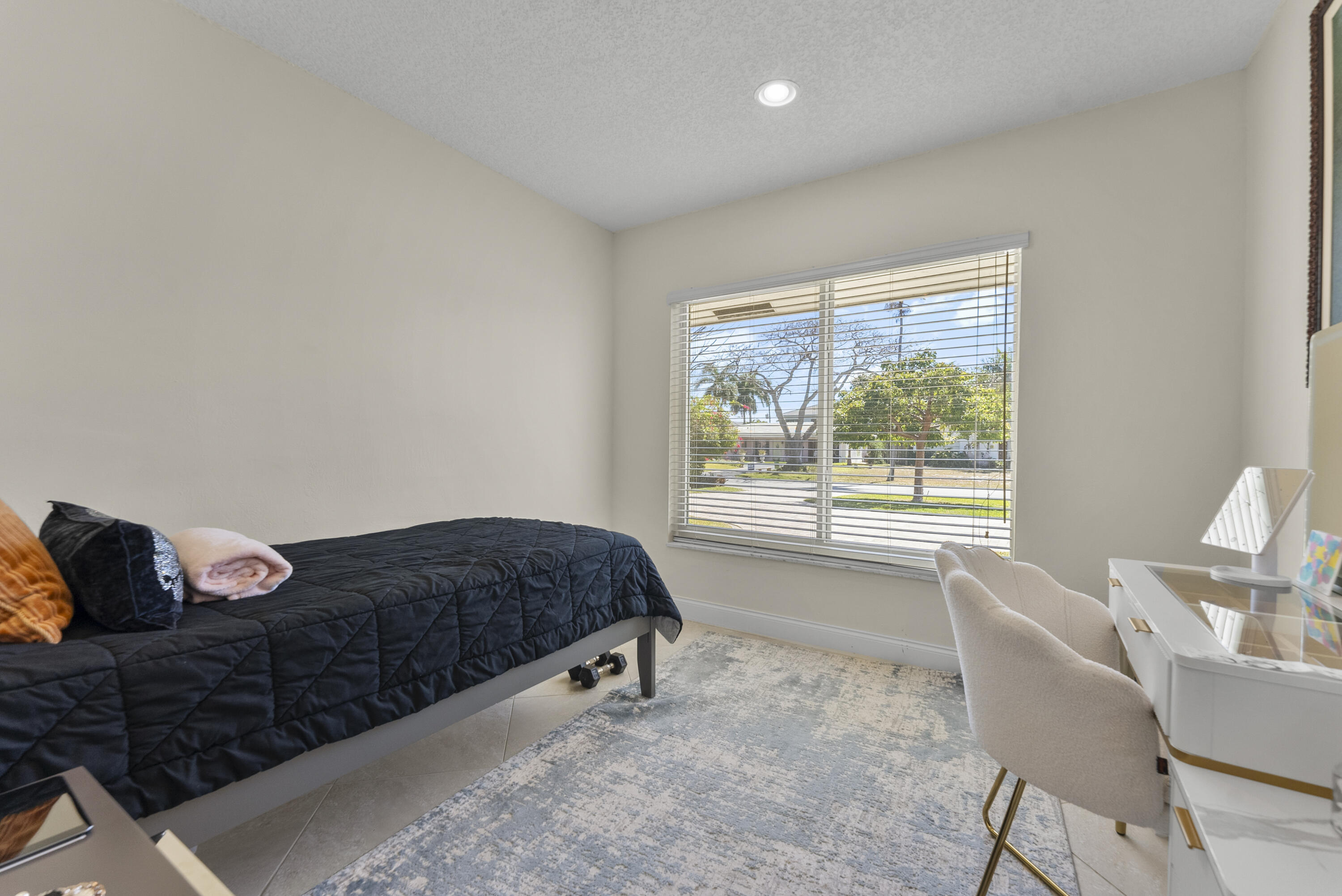 CUSHMAN ALAIN - Residential Lease