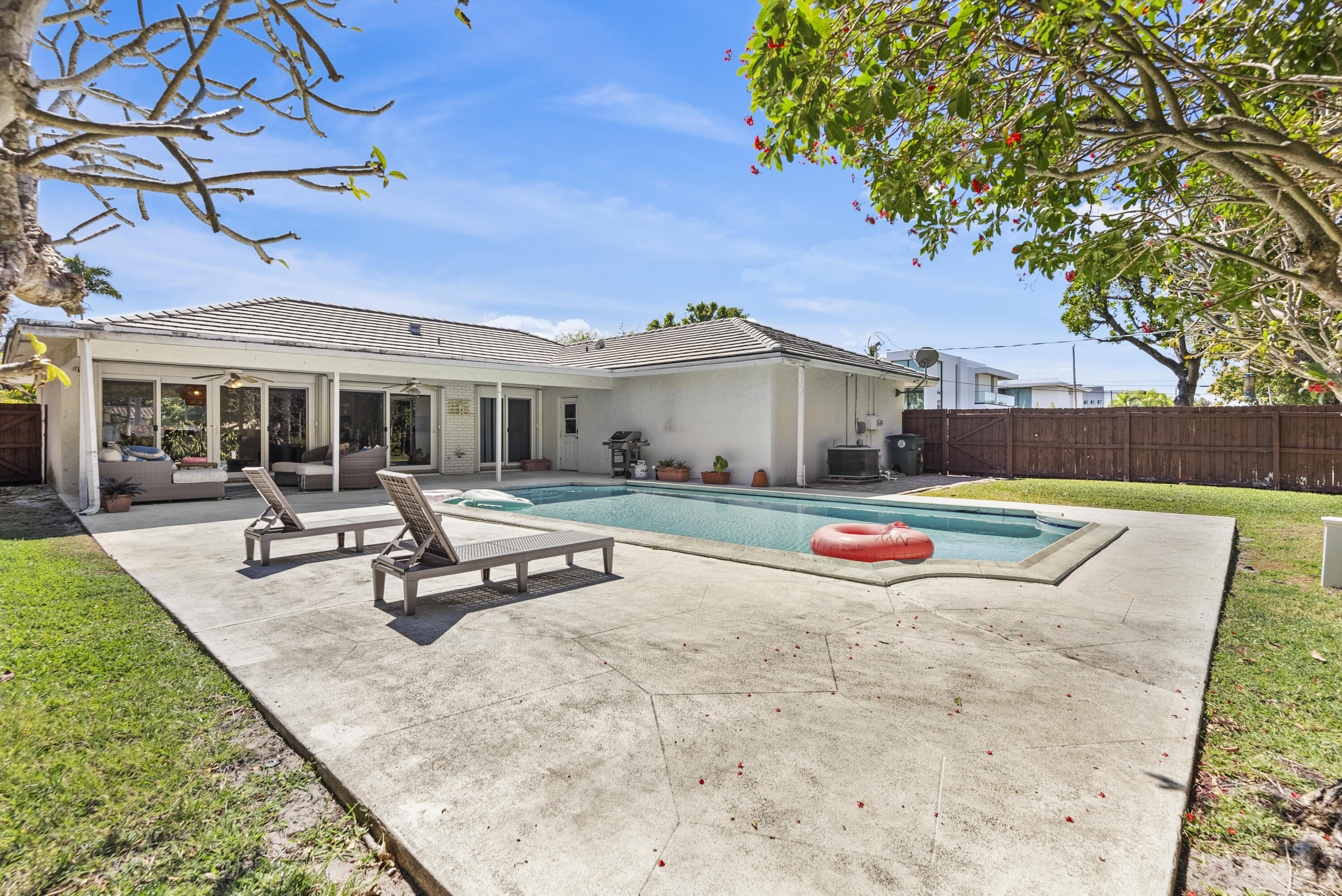 CUSHMAN ALAIN - Residential Lease