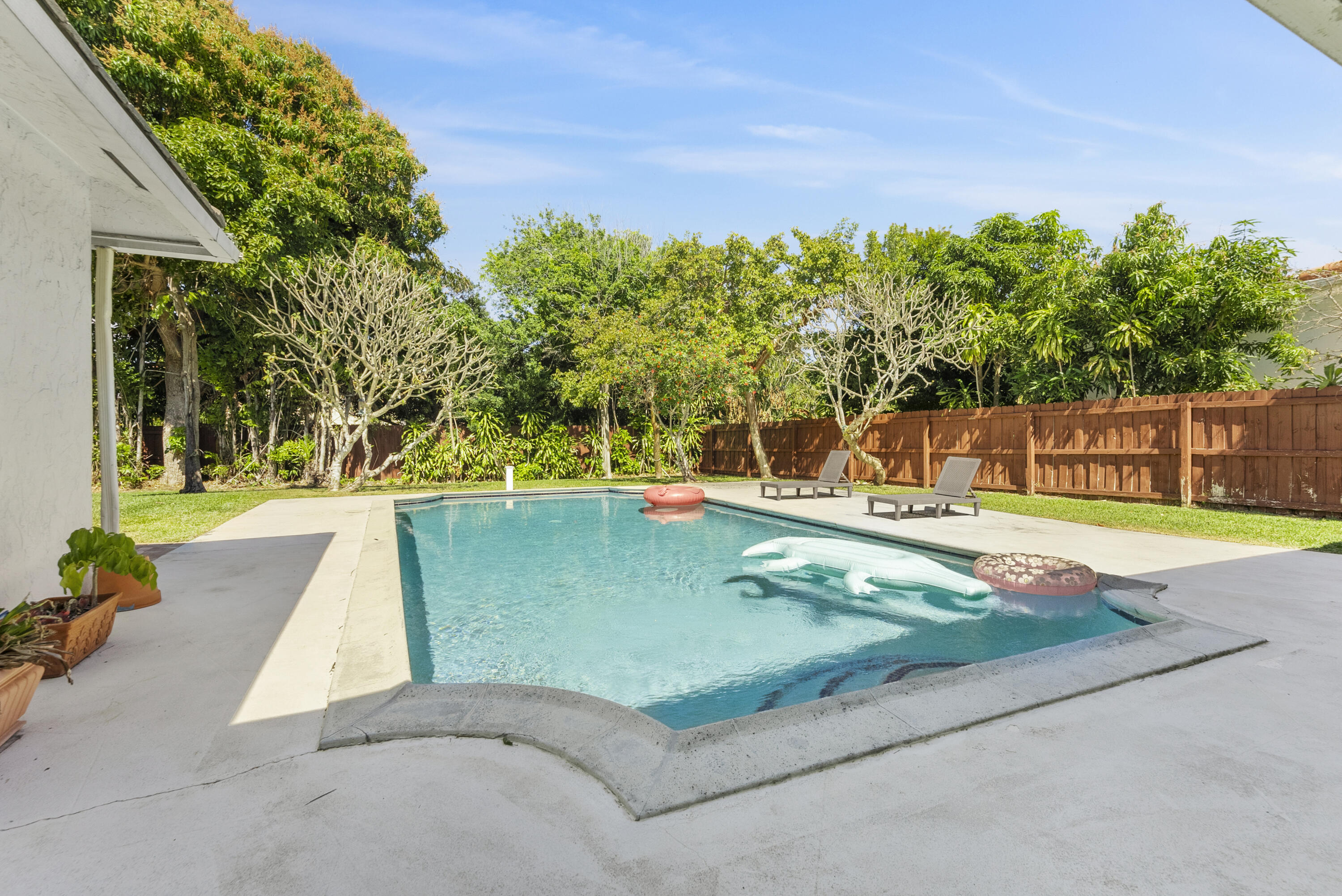 CUSHMAN ALAIN - Residential Lease