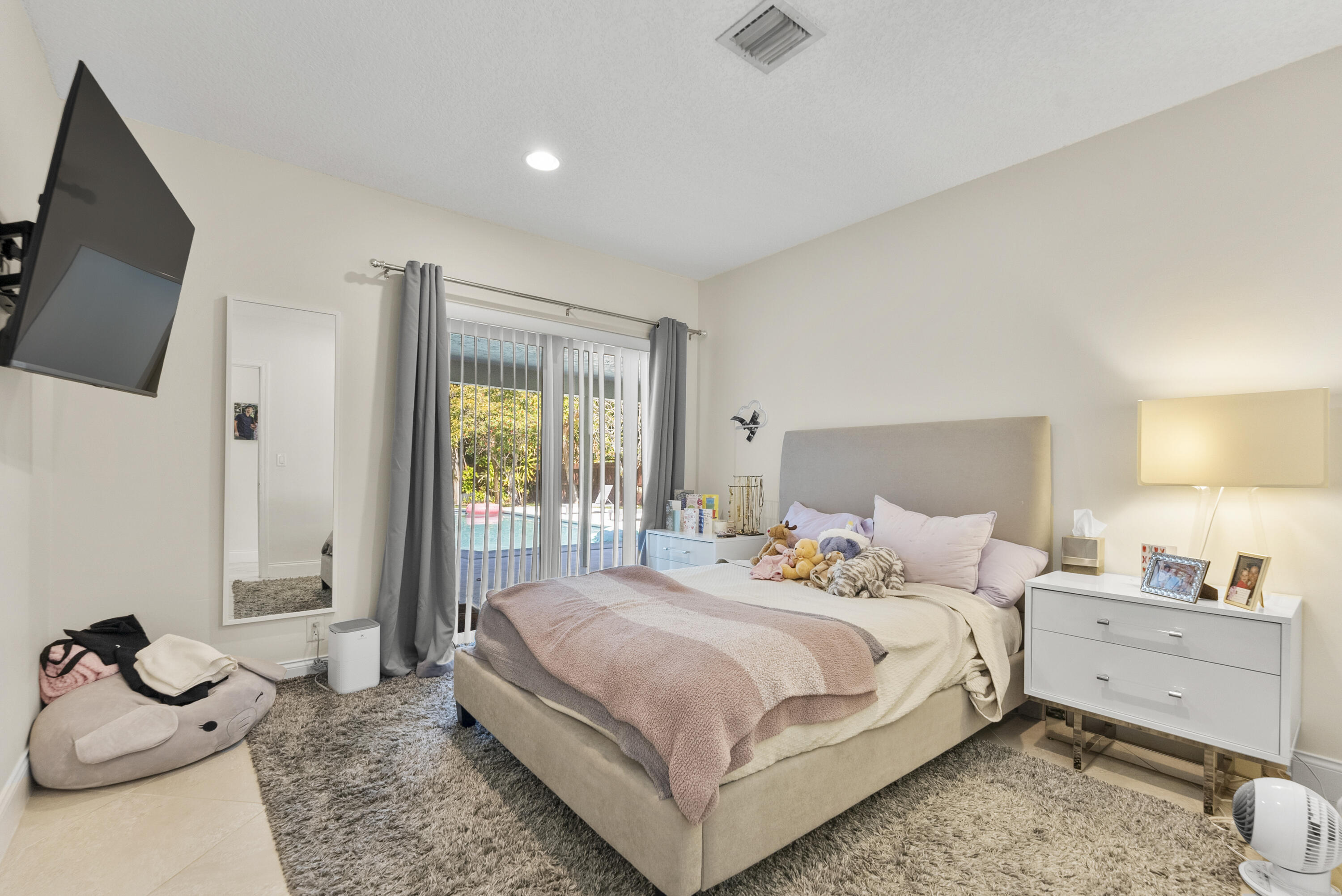 CUSHMAN ALAIN - Residential Lease