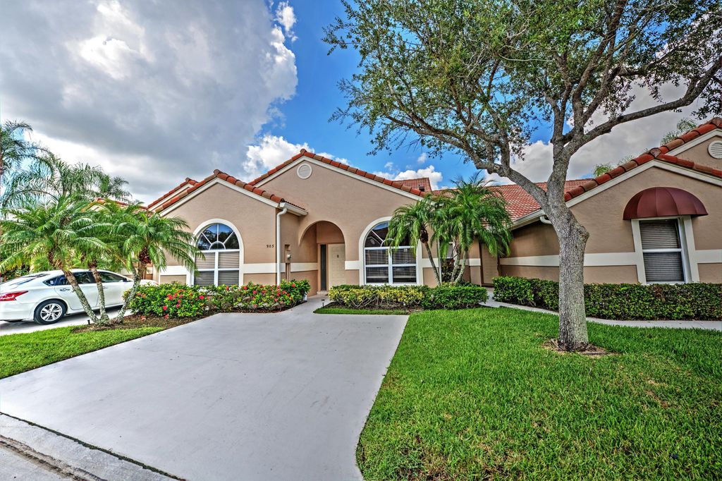 Photo of 903 Mahogany Place, Palm Beach Gardens, FL 33418 (MLS # R10757720)