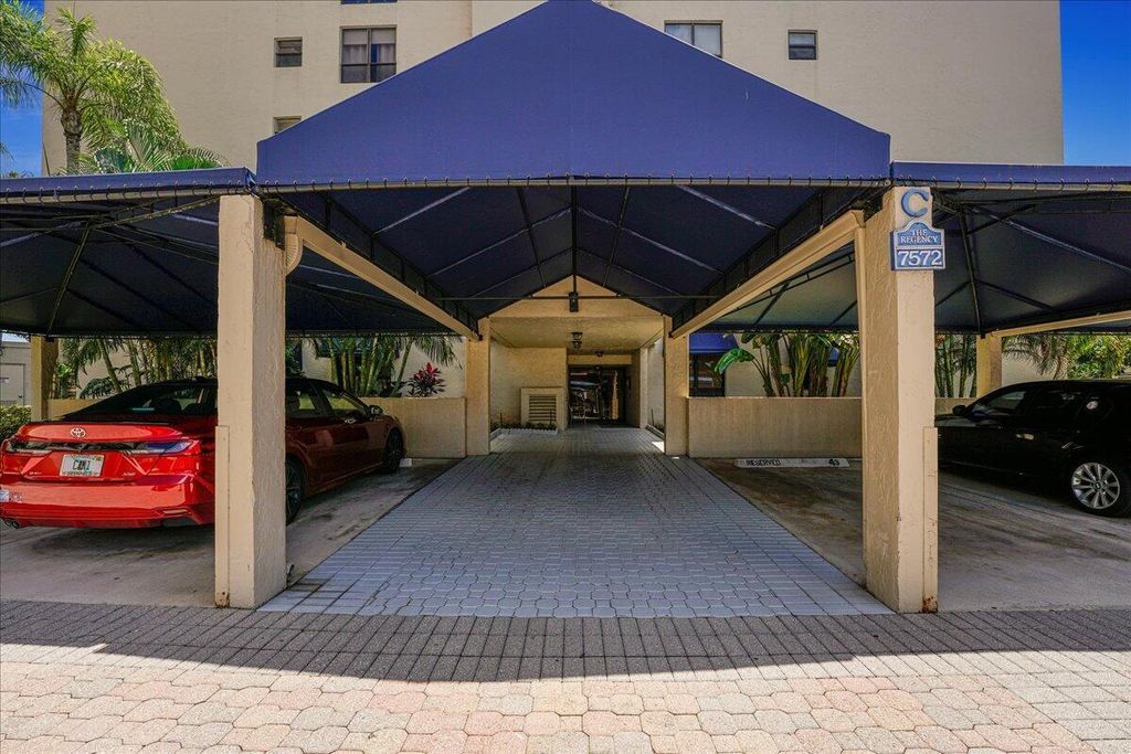 Photo of 7572 Regency Lake Drive #501, Boca Raton, FL 33433 (MLS # R11093002)