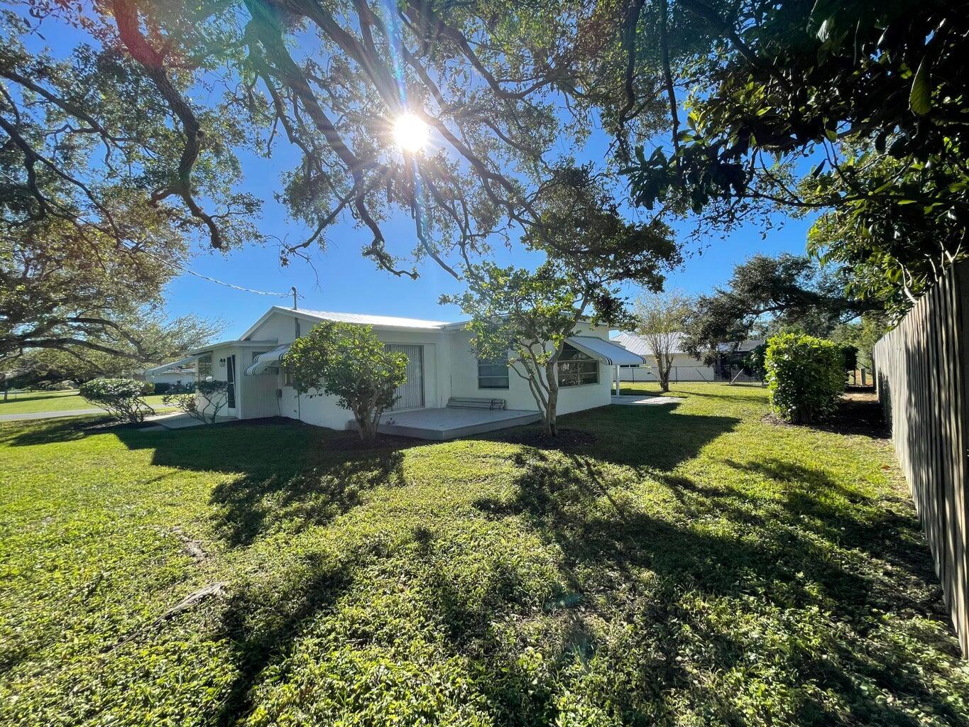 VERO SHORES UNIT 1 - Residential